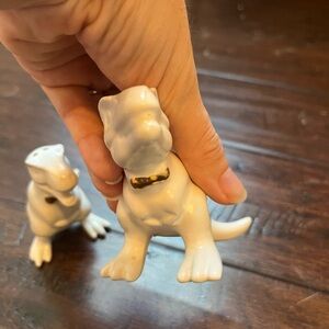 dinosaur salt and pepper shakers